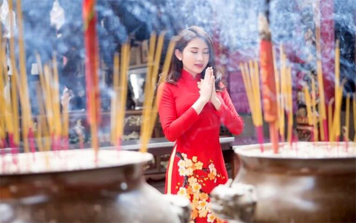 Đi chùa đầu Xuân để cầu bình an sức khoẻ